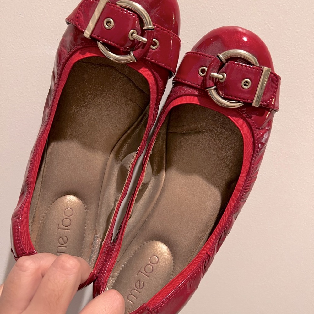 GUC Me too brand red patent leather flats size 10